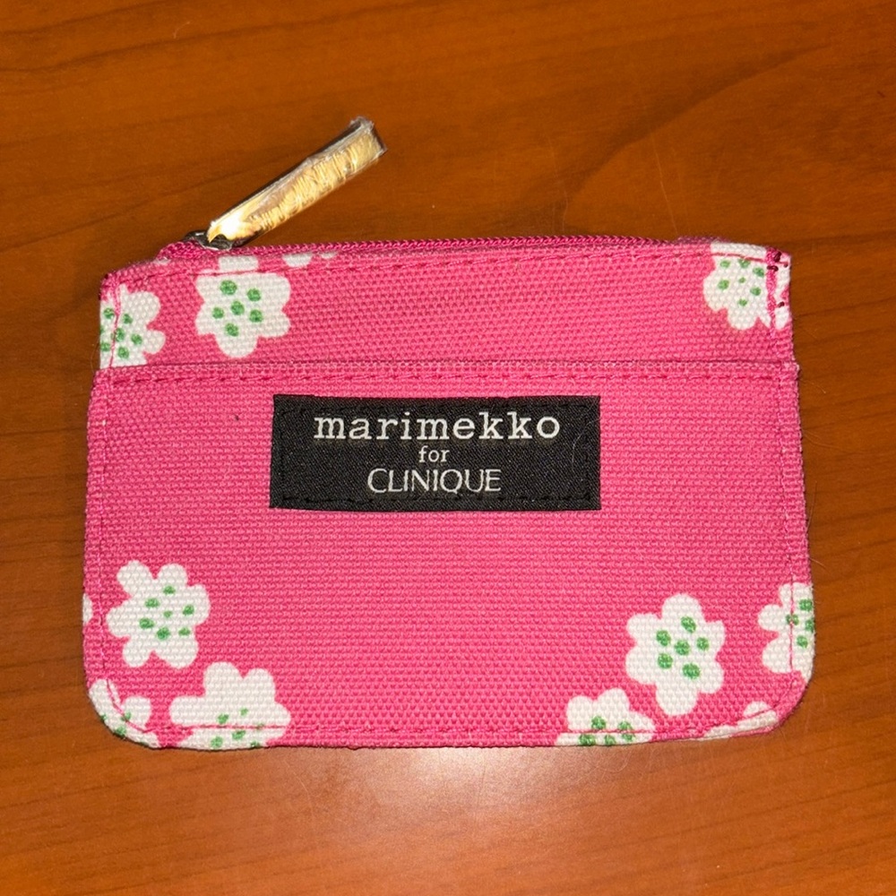 Free with purchase! cute floral Mini Clinique x marimekko bag